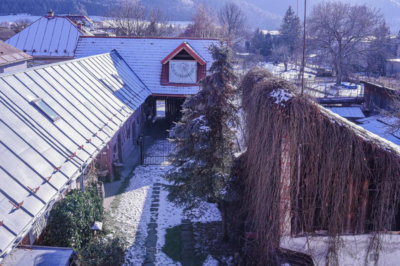Mnichov Dvor Hotel Slovenska Lupca ภายนอก รูปภาพ