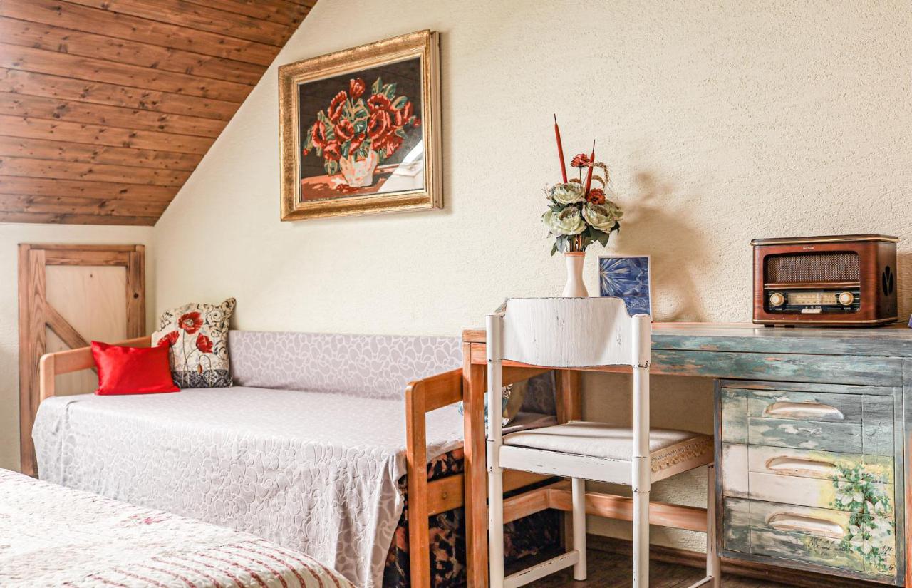 Mnichov Dvor Hotel Slovenska Lupca ภายนอก รูปภาพ