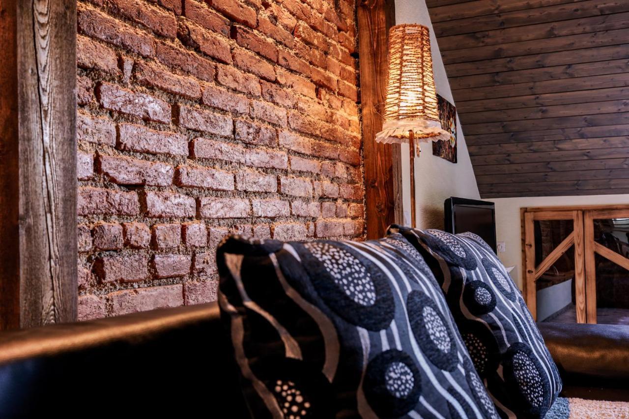 Mnichov Dvor Hotel Slovenska Lupca ภายนอก รูปภาพ