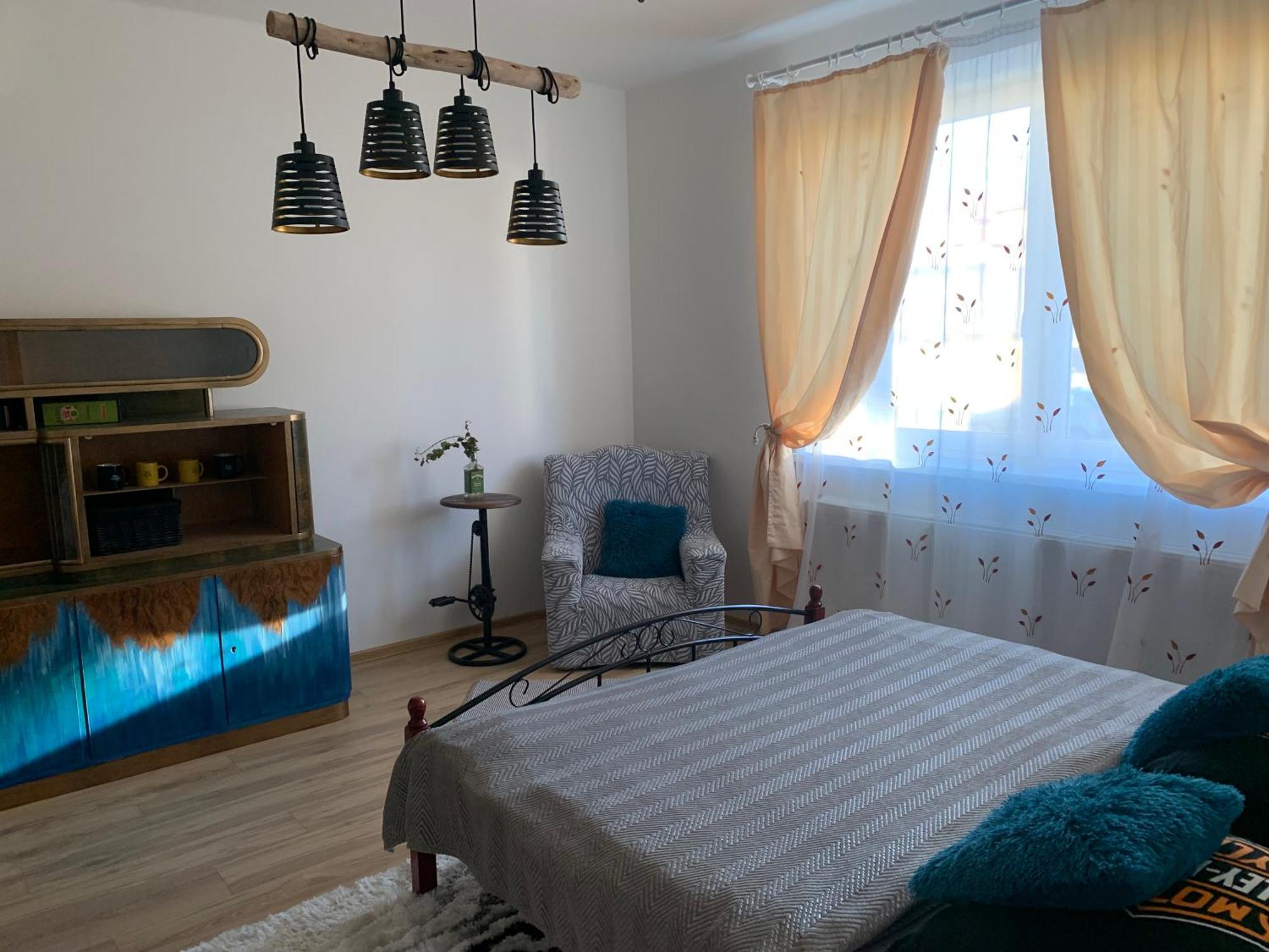 Mnichov Dvor Hotel Slovenska Lupca ภายนอก รูปภาพ
